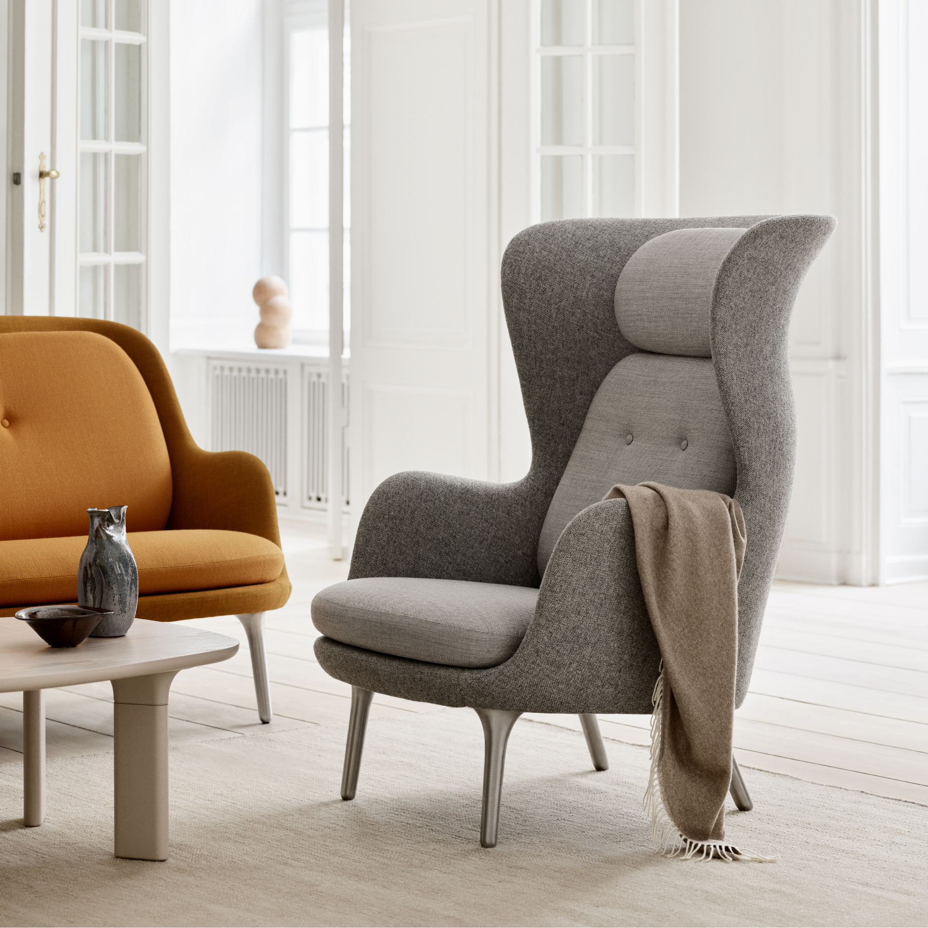 Ro Lounge Chair